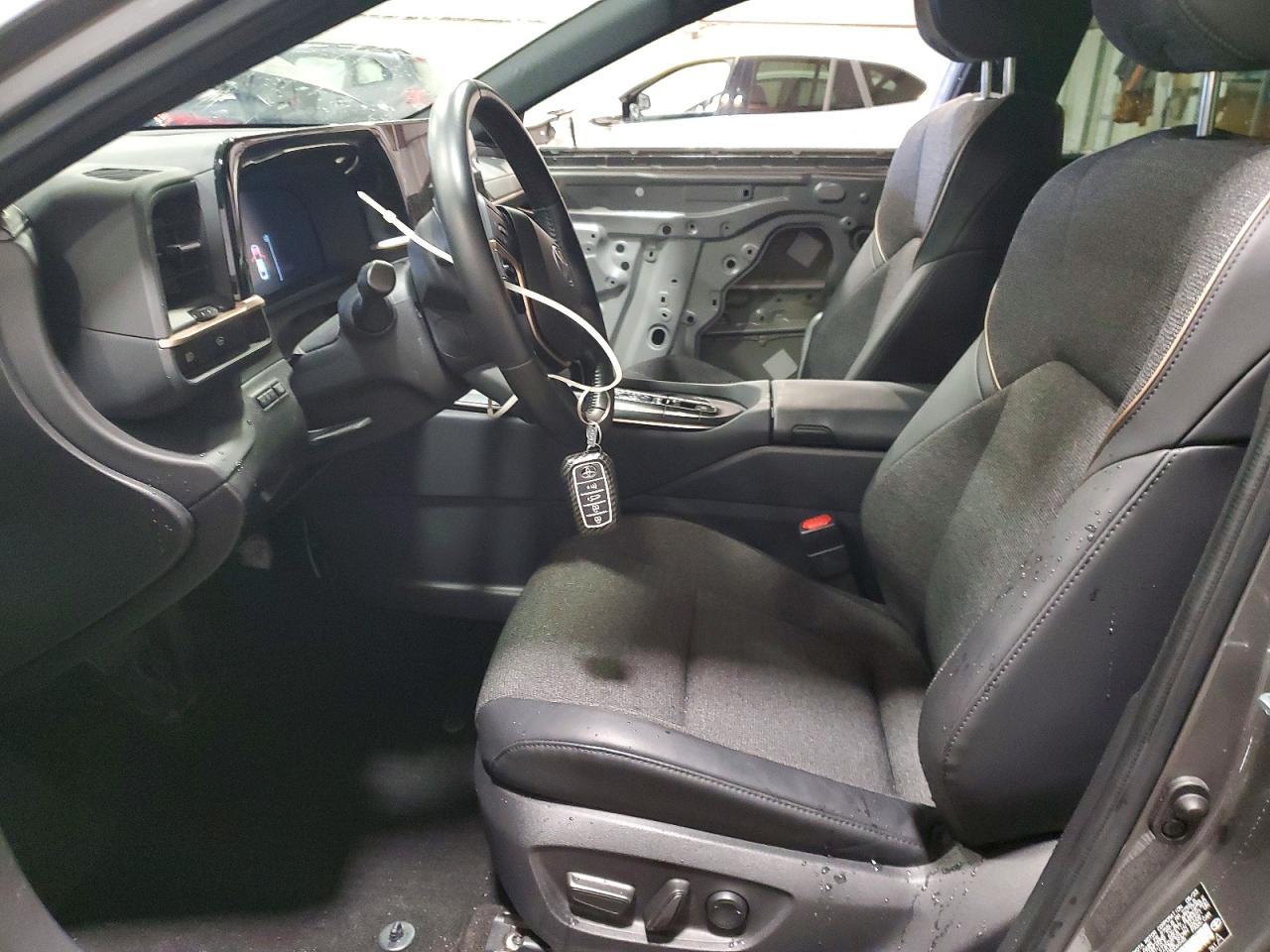 2023 Toyota Crown xle