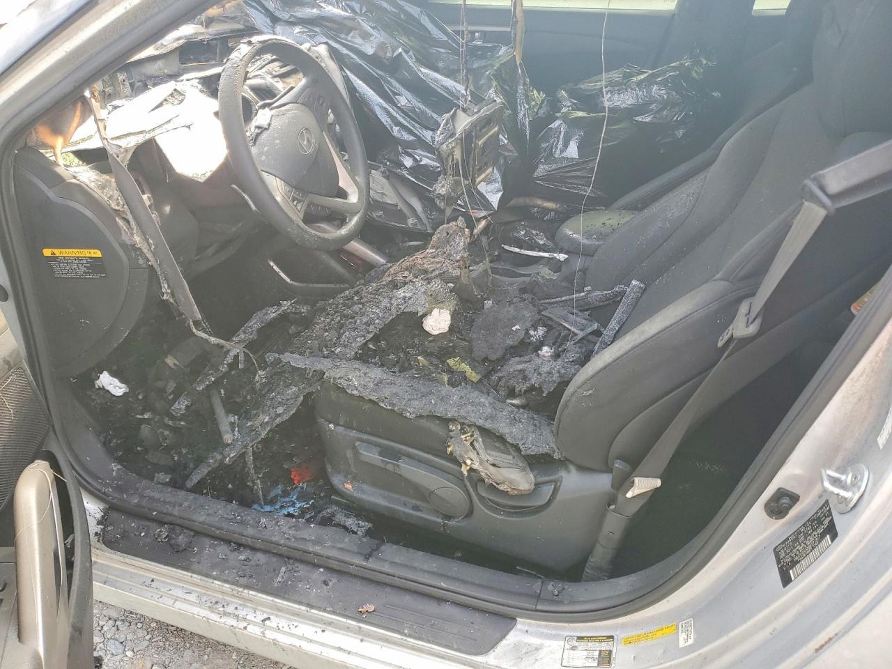 2016 Hyundai Veloster Base