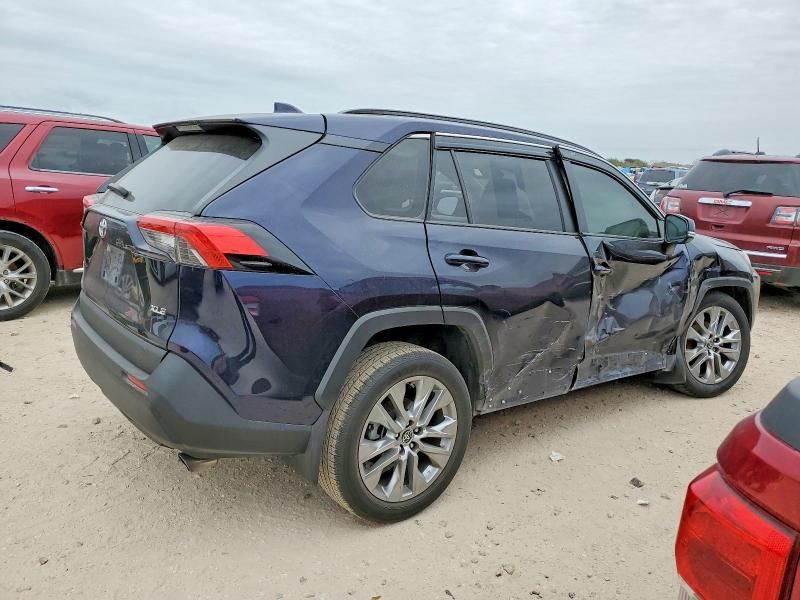 2022 Toyota Rav4 xle Premium