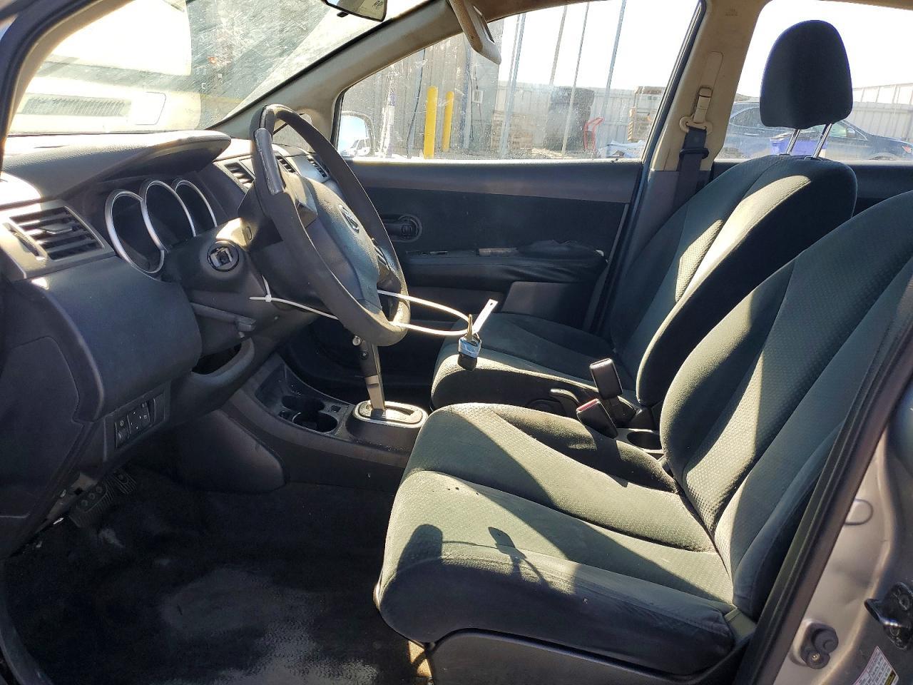 2011 Nissan Versa s