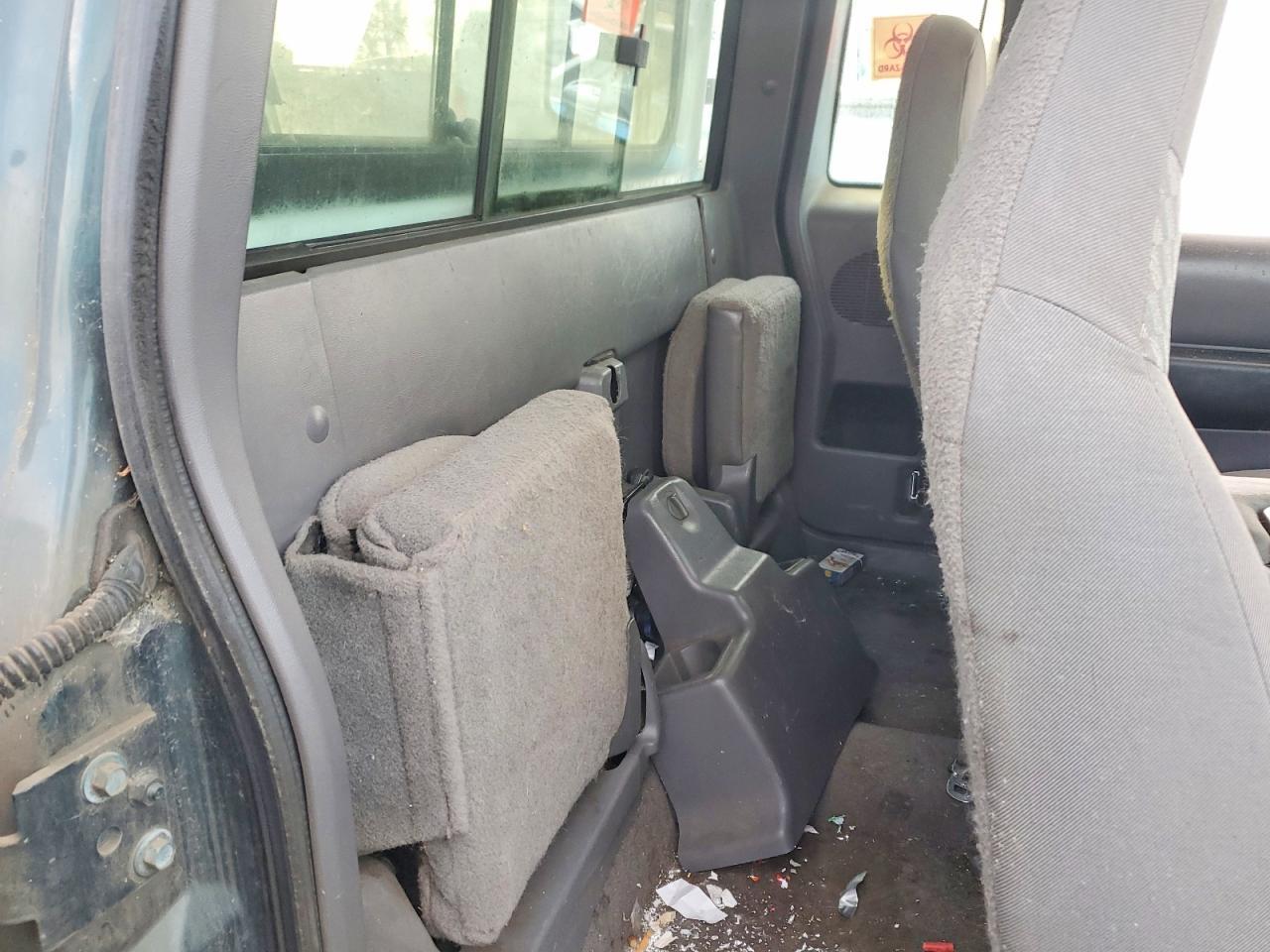 2003 Mazda B3000 Cab Plus