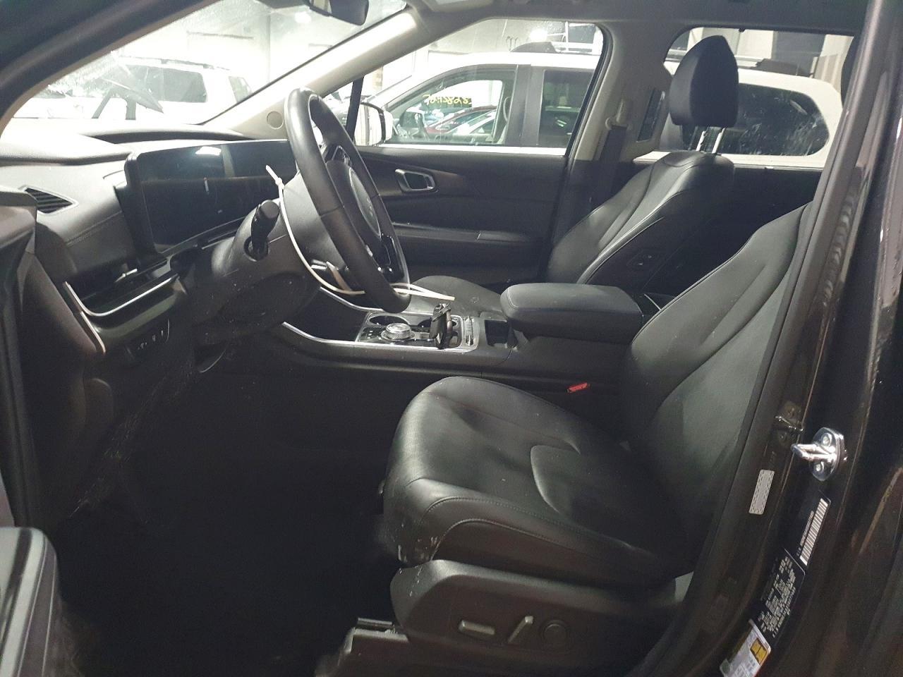 2025 KIA Carnival sx