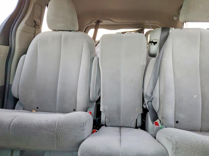 2013 Toyota Sienna le