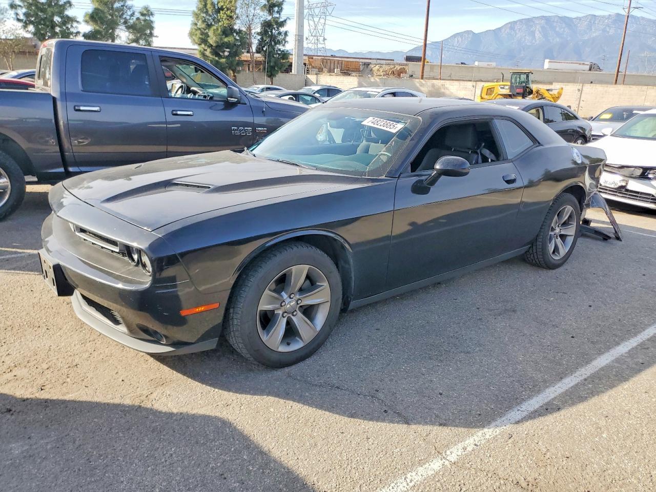 2016 Dodge Challenger sxt