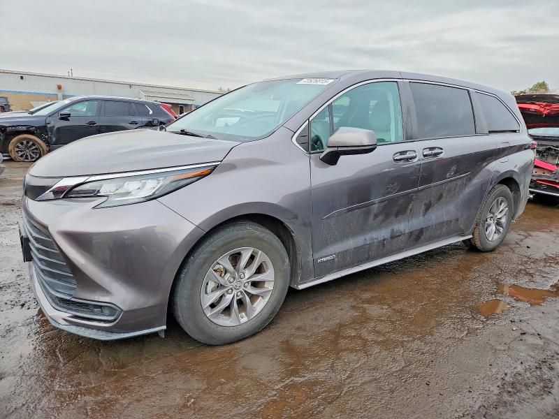 2021 Toyota Sienna le