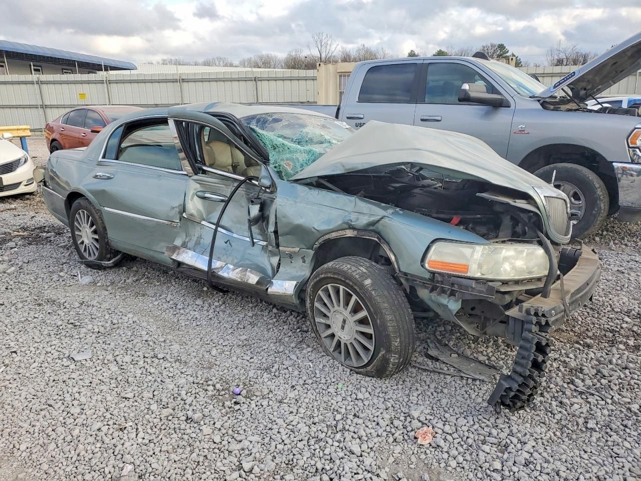 2003 Lincoln Town car Signature