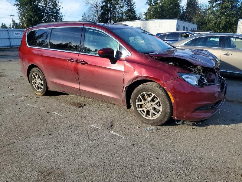2020 Chrysler Voyager lxi