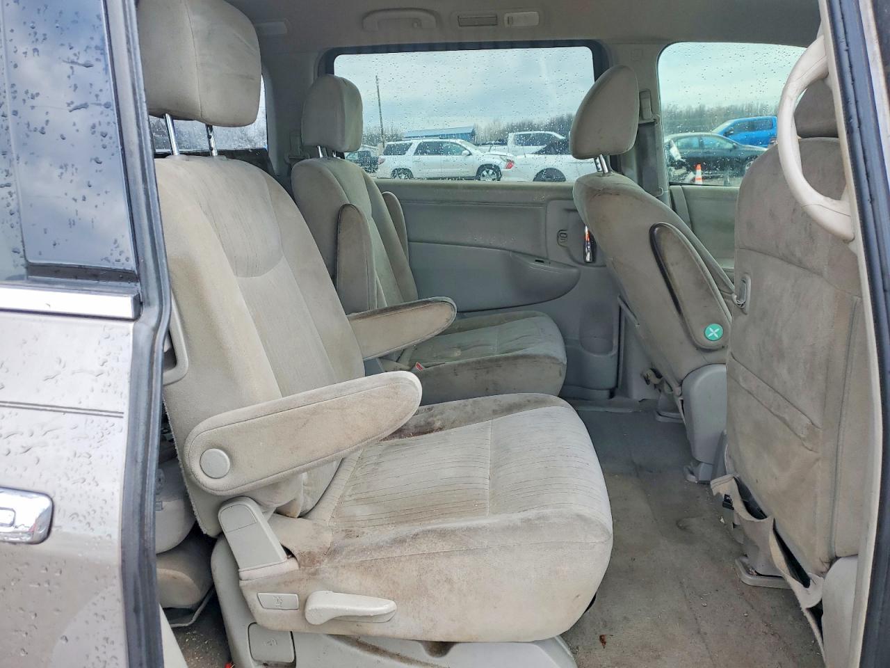 2015 Nissan Quest s