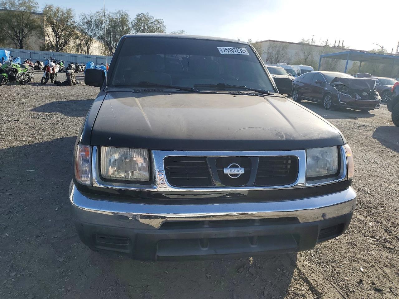 1998 Niss Frontier King cab