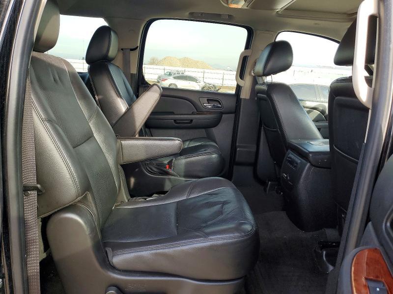 2011 Chevrolet Suburban K1500 ltz