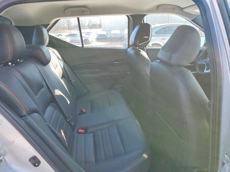 2020 Nissan Kicks sr