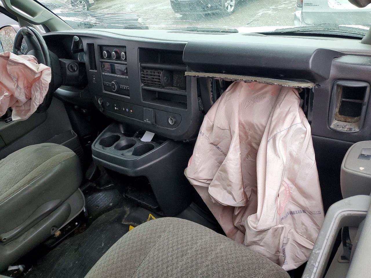 2020 GMC Savana G2500