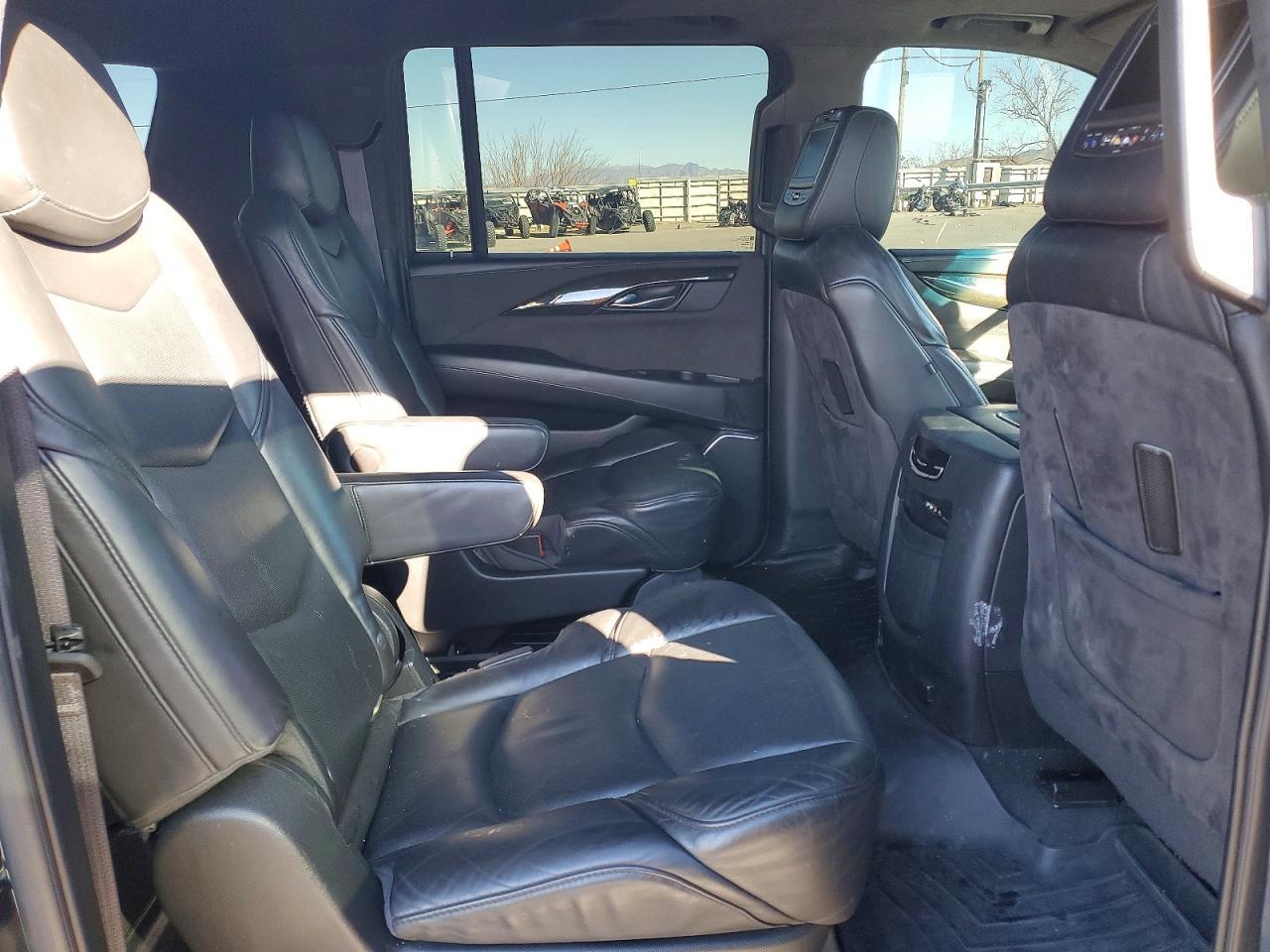 2016 Cadillac Escalade esv Platinum