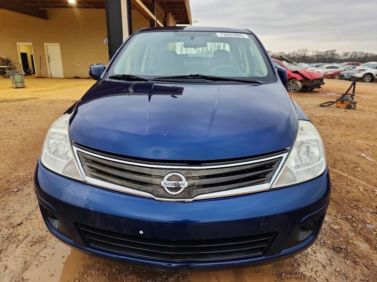 2011 Nissan Versa s