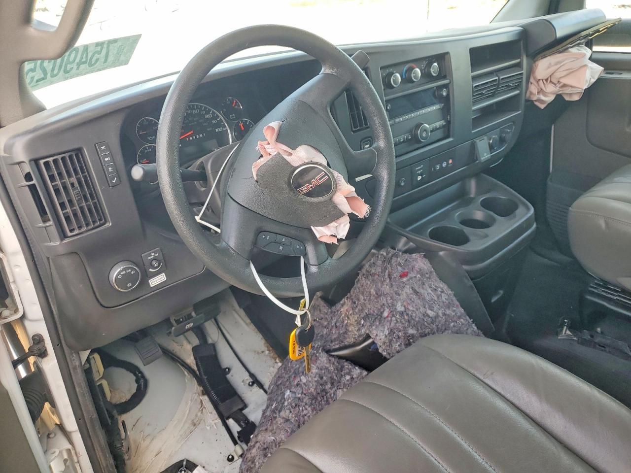 2022 GMC Savana CUT-BOX Truck