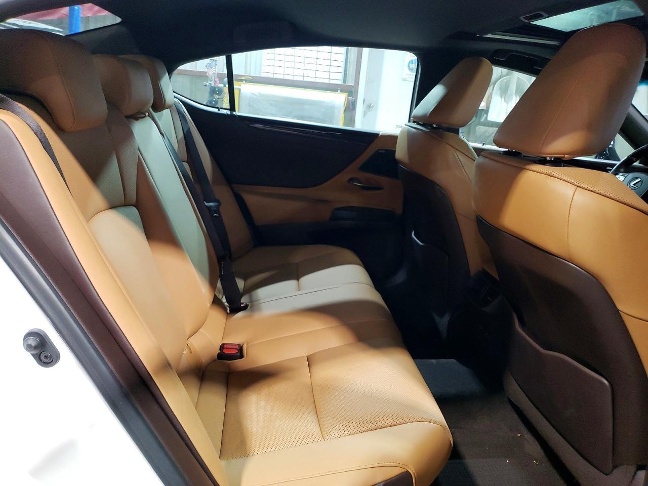 2021 Lexus Es 300h
