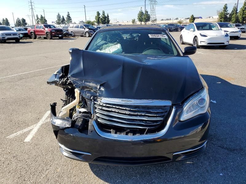 2013 Chrysler 200 Touring