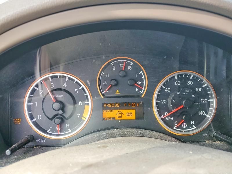 2011 Nissan Armada sv