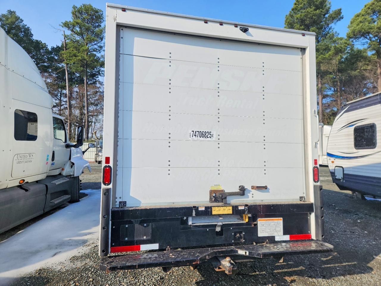 2023 GMC Savana CUT-BOX Truck