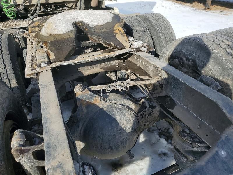 2015 Volvo VNL Semi Truck