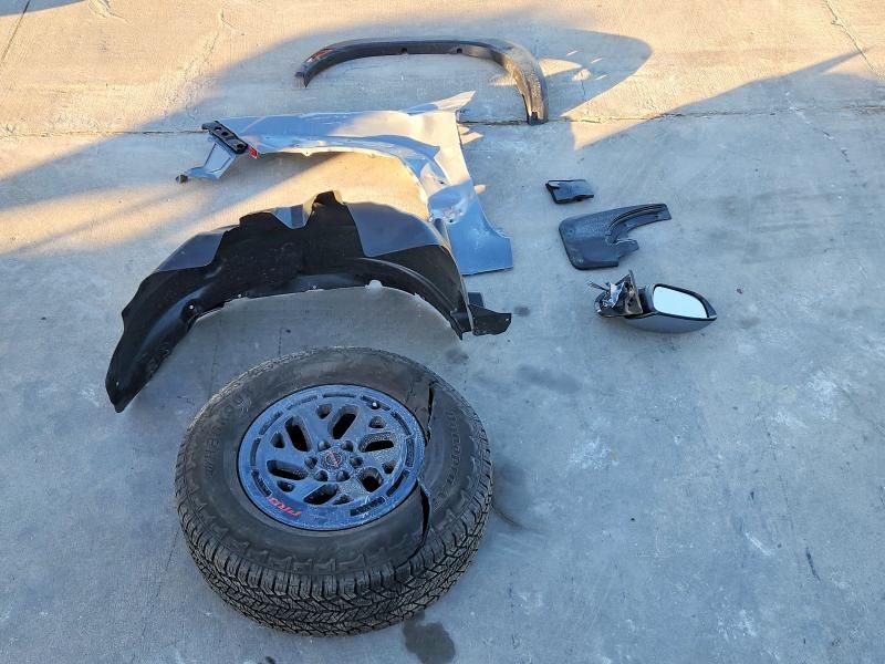 2025 Nissan Frontier s