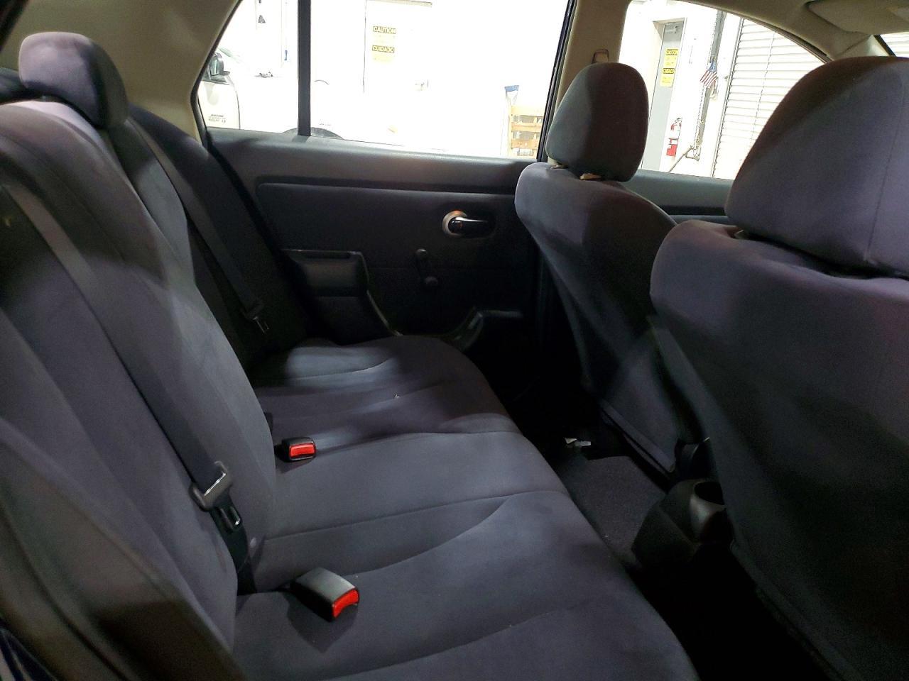 2009 Nissan Versa s
