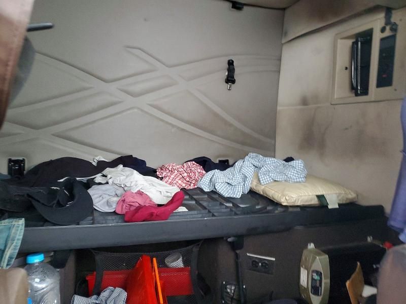 2014 Volvo Vnl Semi Truck