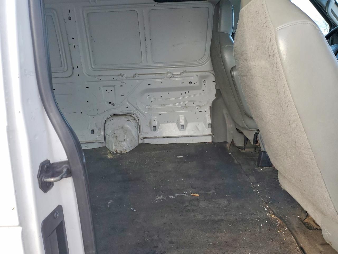 2009 Ford Econoline E250 van