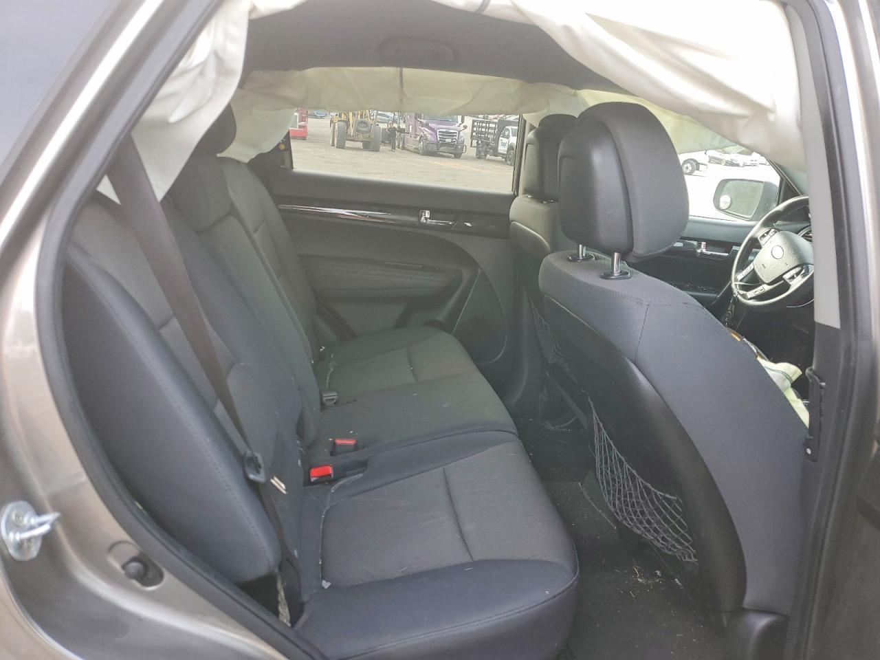 2013 KIA Sorento lx