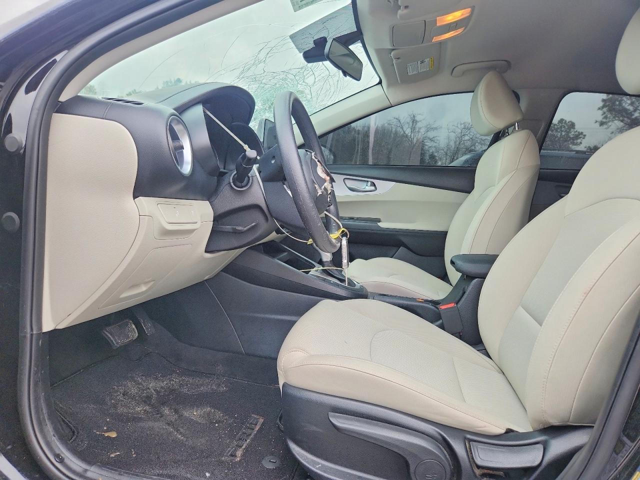 2023 KIA Forte lx