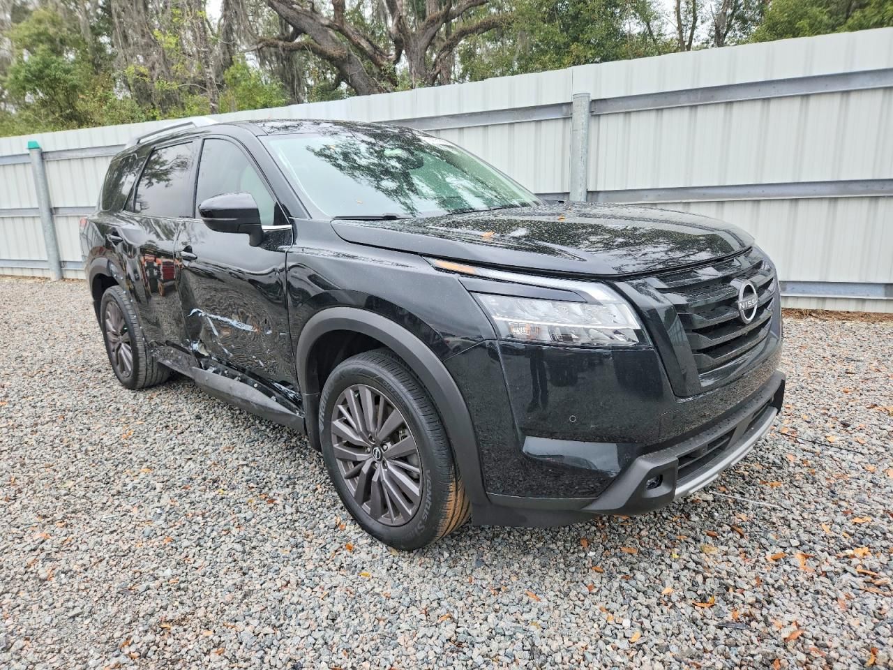 2022 Nissan Pathfinder sl