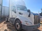 2017 Peterbilt 579 Semi Truck