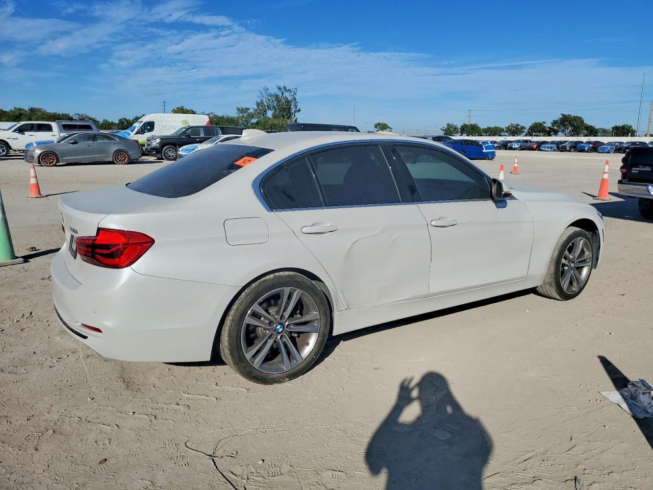 2018 BMW 330 i