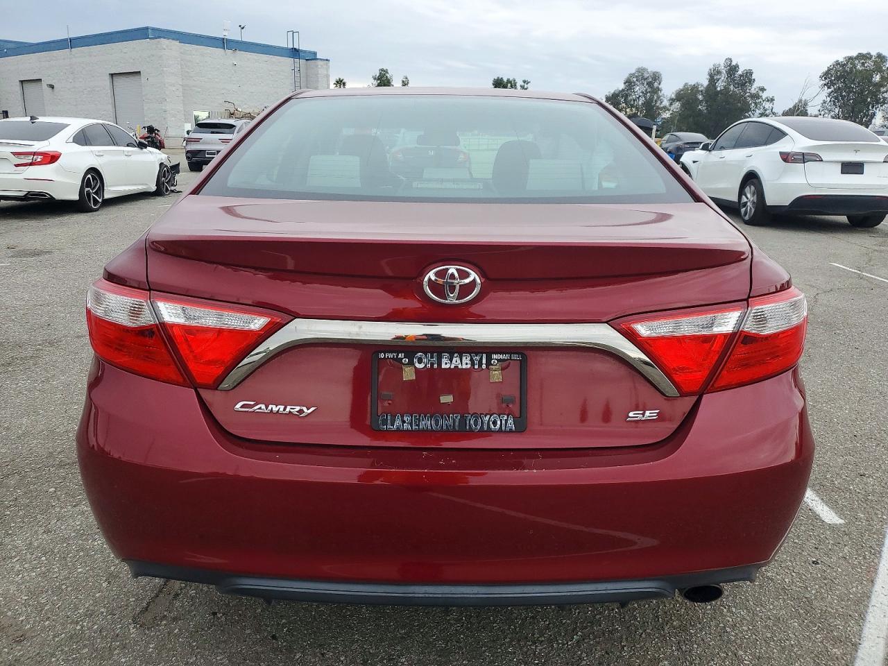 2016 Toyota Camry se