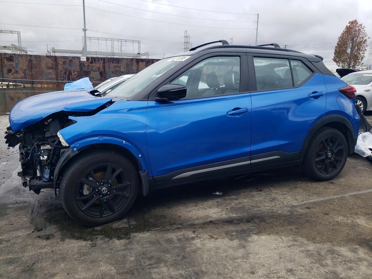 2021 Nissan Kicks sr