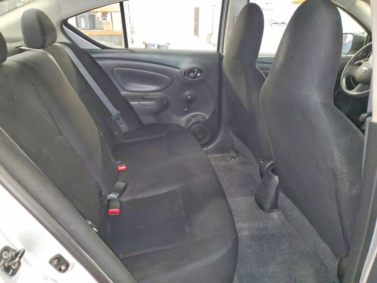 2013 Nissan Versa s