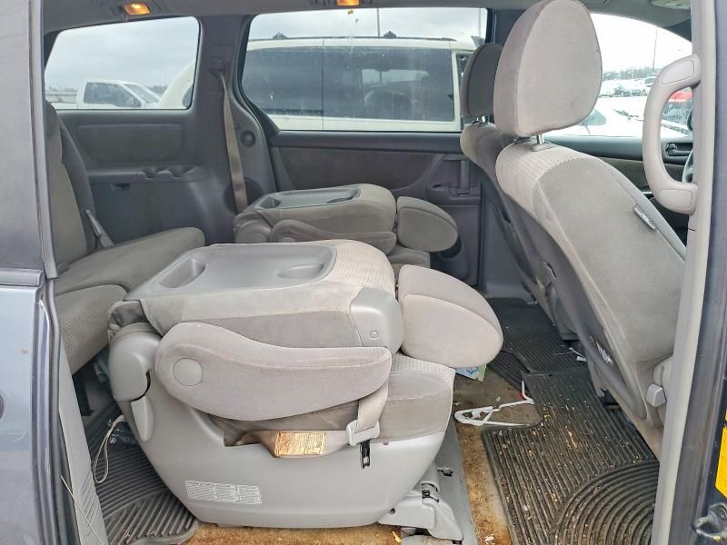 2009 Toyota Sienna ce