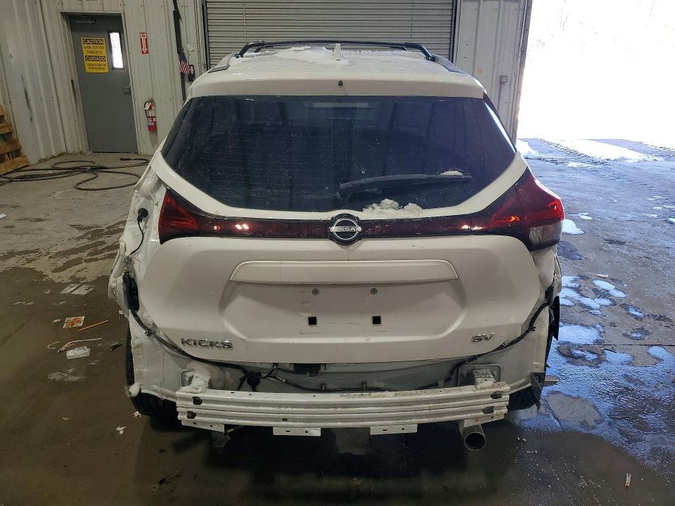 2023 Nissan Kicks sv