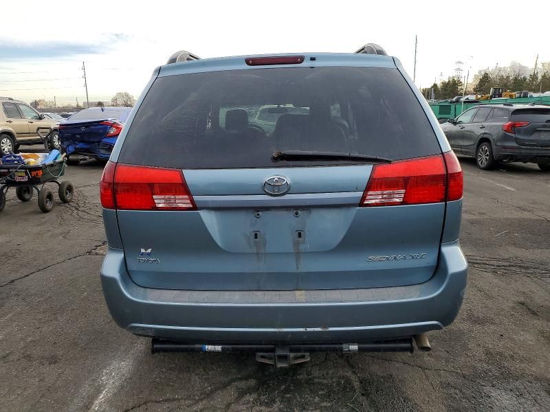 2005 Toyota Sienna xle