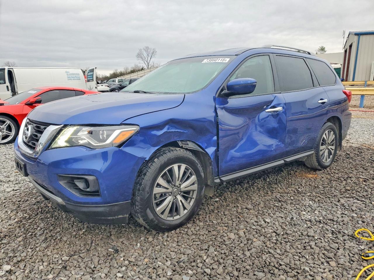 2020 Nissan Pathfinder sv