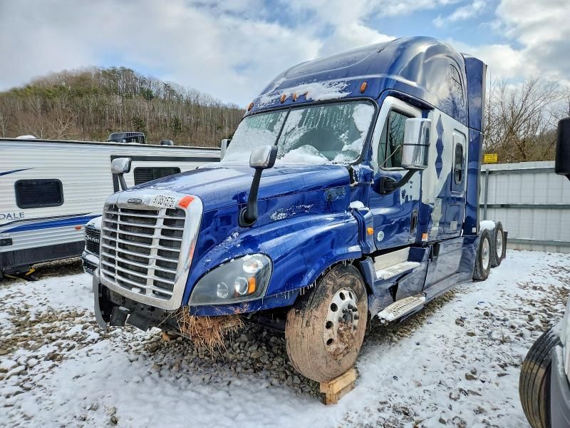 2017 Freightliner Cascadia 125 Semi Truck