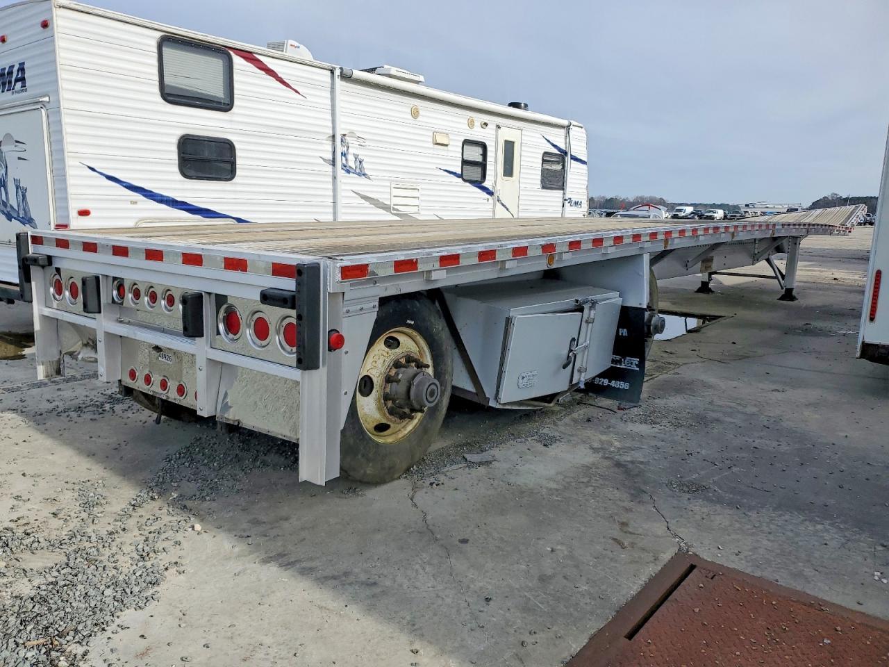 2020 Reitnouer Flatbed Trailer