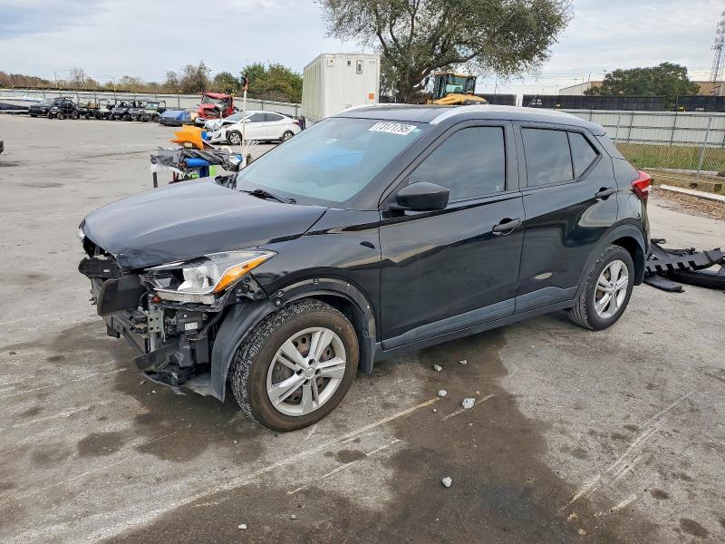2019 Nissan Kicks s