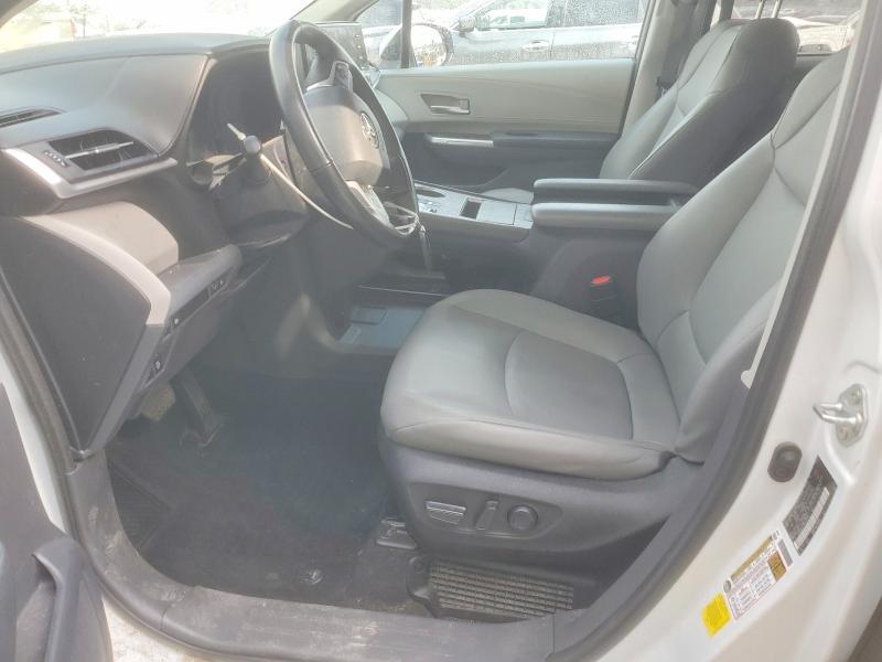 2023 Toyota Sienna xle
