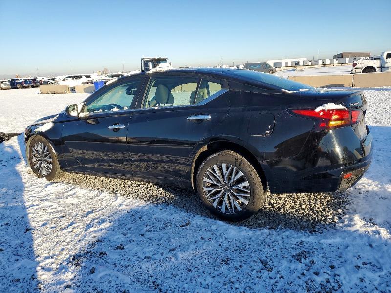 2023 Nissan Altima sv