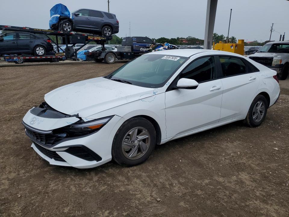 2025 Hyundai Elantra se