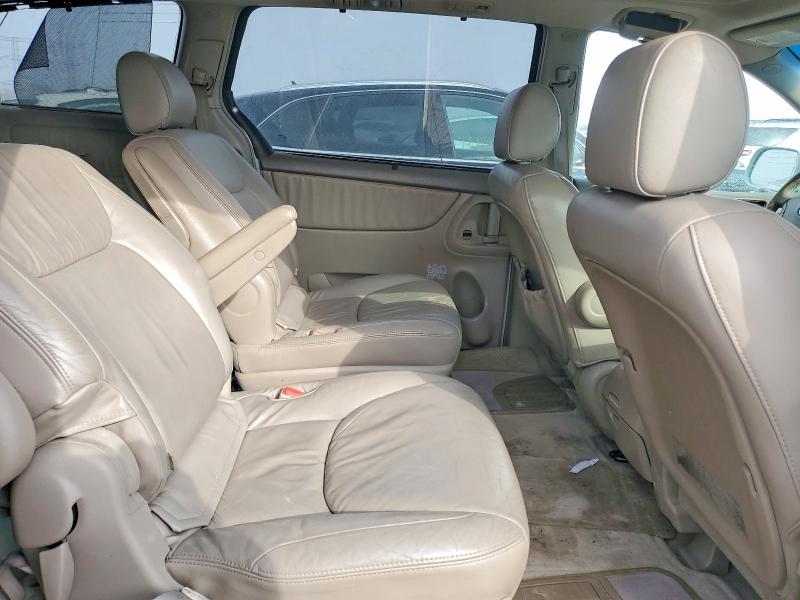 2004 Toyota Sienna