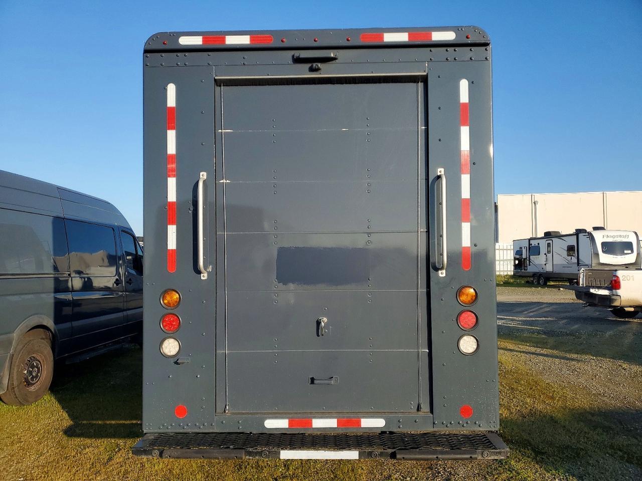 2020 Freightliner MT 45G Chassis Delivery Truck