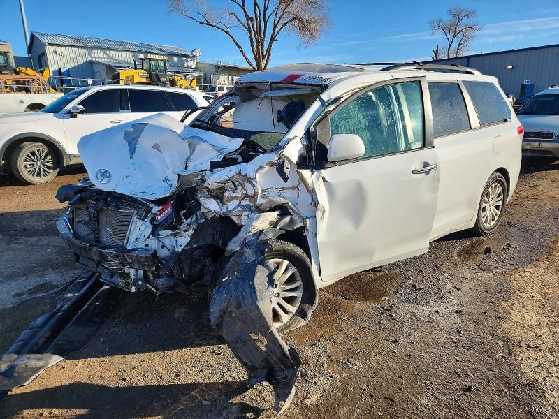 2014 Toyota Sienna xle