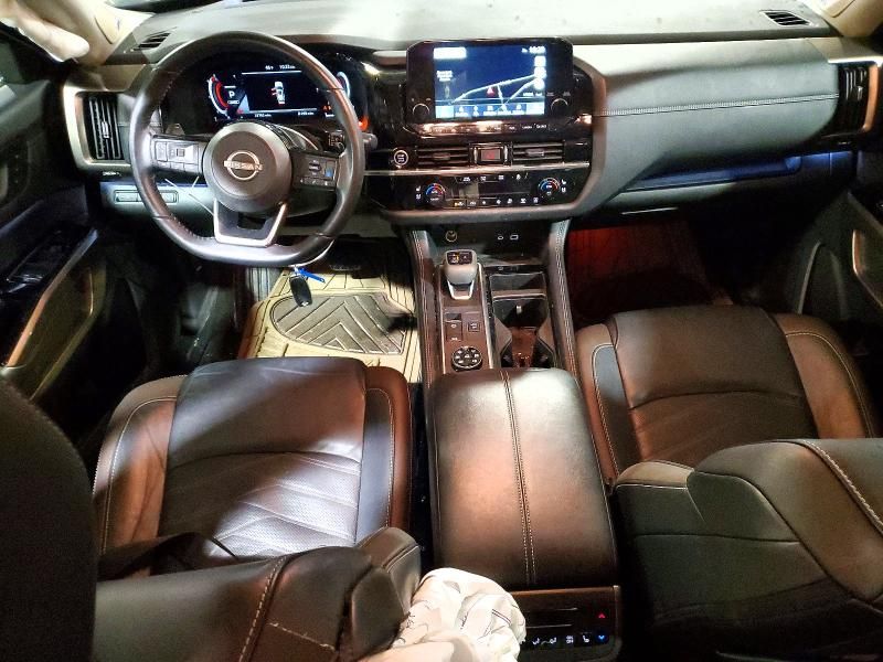 2023 Nissan Pathfinder Platinum